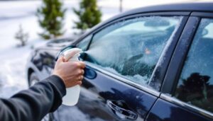 Auto: Wundermittel aus der Küche macht Scheiben blitzschnell eisfrei